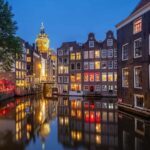 Amsterdam_Netherlands_Evening_Houses_Canal_571829_2560x1440